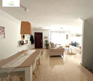 Casa adosada en alquiler en La Cañada en Paterna