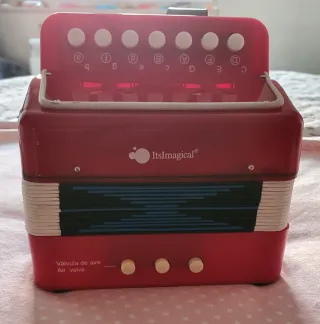 Acordeón infantil ItsImagical rojo