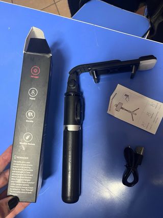 Bastone selfie con treppiede e telecomando