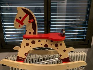 Caballito de madera Janod para niños