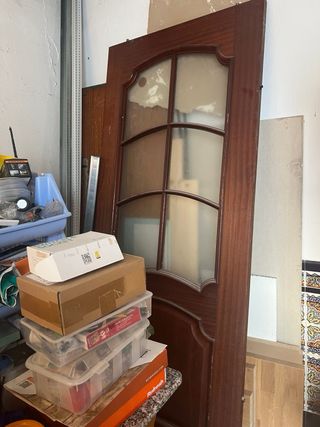 Puerta madera con cristal