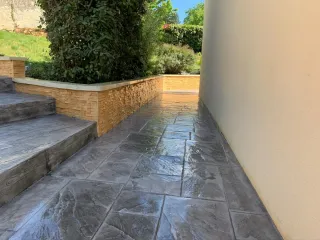 Hormigón impreso vertical pulido