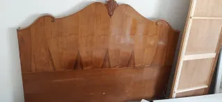 Cabecero y piecero de madera. Cama de 1.35