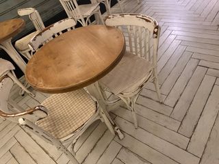Mesas y sillas de hosteleria (vintage)