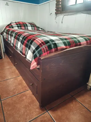 Lote Armario Colonial Madera y mueble auxiliar . L