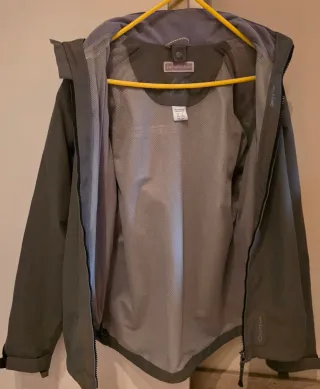 Chaqueta verde con forro polar desmontable