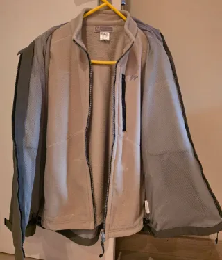 Chaqueta verde con forro polar desmontable