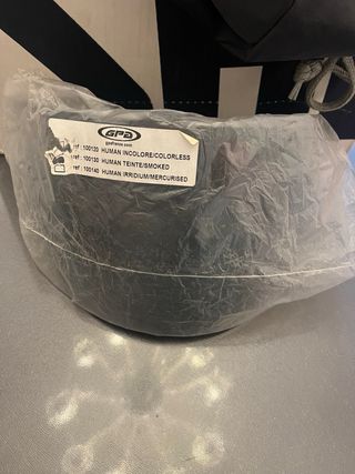 Casco Shoei con scatola e visiera oscurata