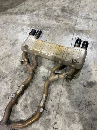 Escape BMW M2 Competition Completo