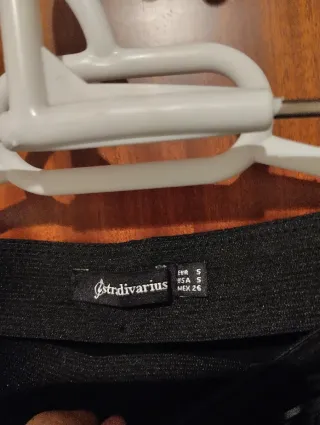 Falda tubo negra con botones