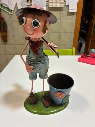 Macetero Muñeca Metal