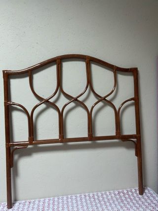 Cabecero de mimbre antiguo marrón