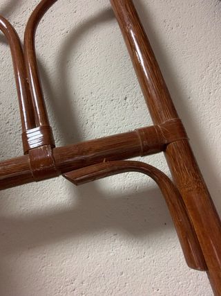 Cabecero de mimbre antiguo marrón