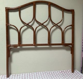 Cabecero de mimbre antiguo marrón