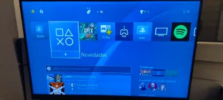 PS4 Slim 250GB (Sin Blu-ray, ni mando)