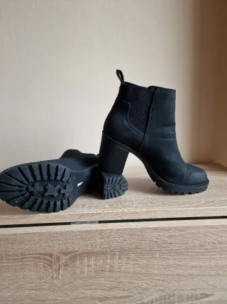 Botines ONLY negros talla 40