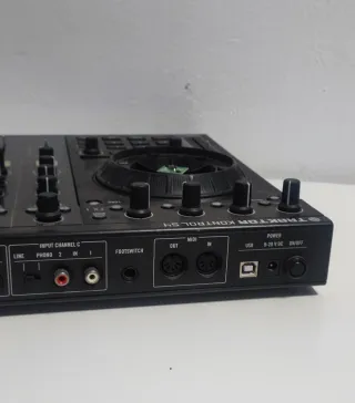 Controlador DJ Traktor Kontrol S4