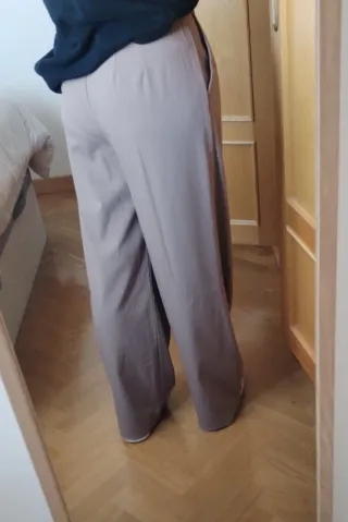 Pantalón vestir Stradivarius beige T.36