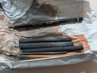 Set carboncillos Pēbéo y Pierre Noire