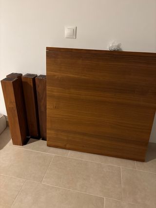 Mesa comedor extensible madera y aparador.