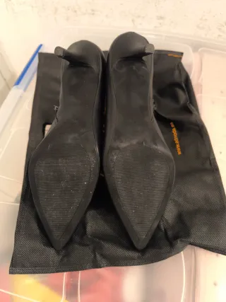 Botines negros de tacón