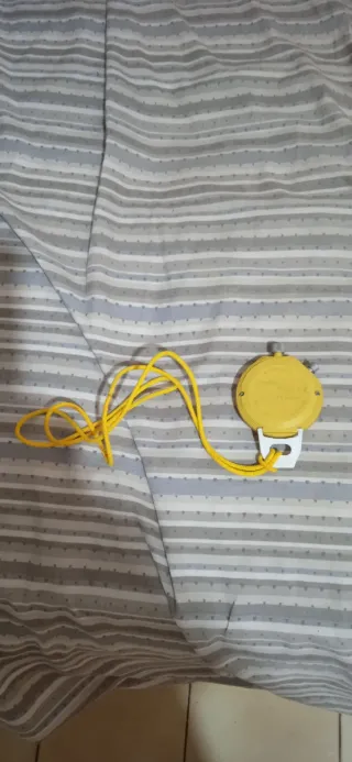 Cronometro giallo con laccetto