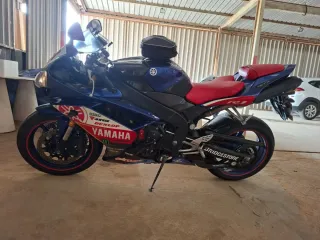 Yamaha R1 Sport Azul