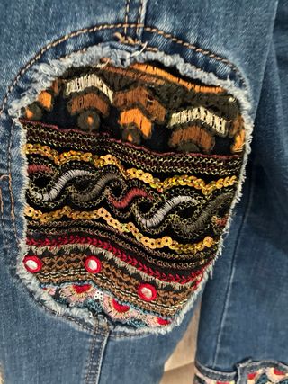 Chaqueta tejana bordada T-XL