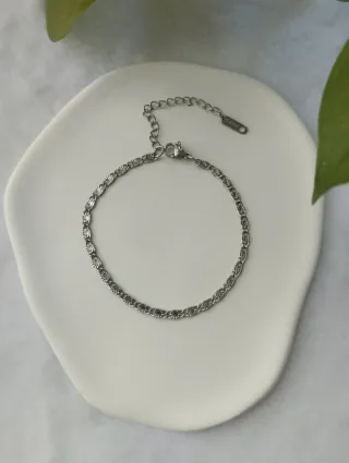 Pulsera plateada eslabones