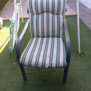 Mesa de jardín redonda y 4 sillas