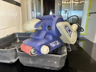 Lijadora de banda Carrefour 810W