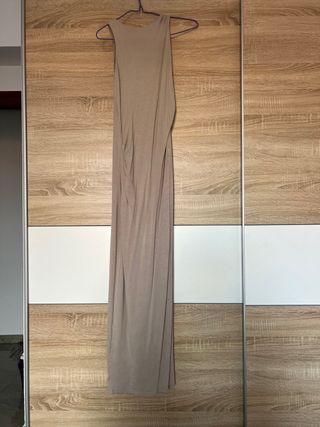 Vestido largo Bershka beige talla XS