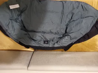 Chaqueta de invierno negra y gris