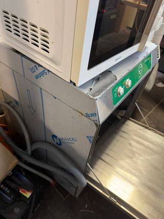 Lavavajillas industrial E-40-HL, muy poco uso