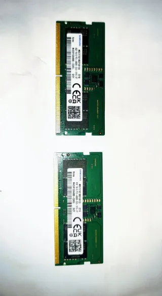 2x RAM Samsung 8GB DDR5 SODIMM 4800MHz per laptop