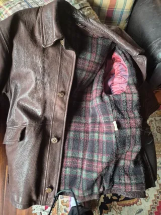 Chaqueta de piel para hombre. Talla 50