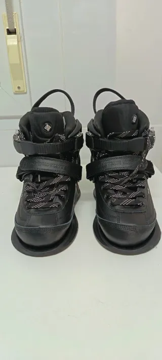 Patines USD Carbon Negro Talla 39 (solo bota)