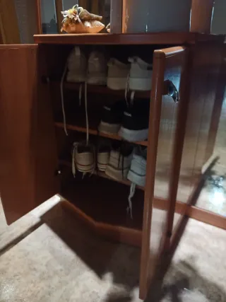 Mueble recibidor de madera