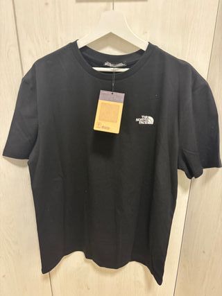 Camiseta The North Face Negra