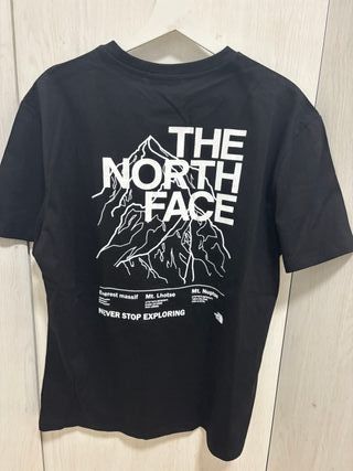 Camiseta The North Face Negra