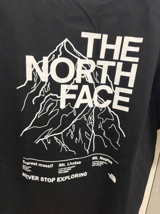 Camiseta The North Face Negra