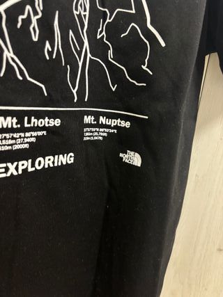 Camiseta The North Face Negra