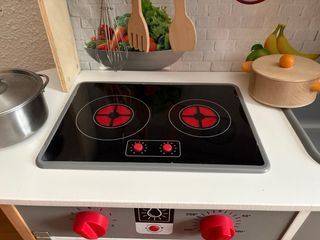 Cocina de madera infantil con accesorios