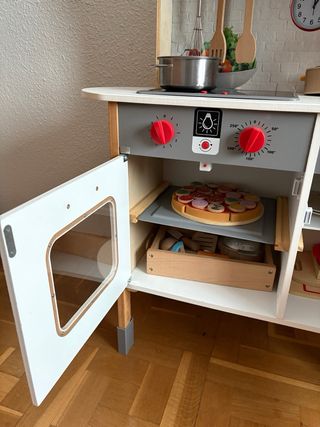 Cocina de madera infantil con accesorios