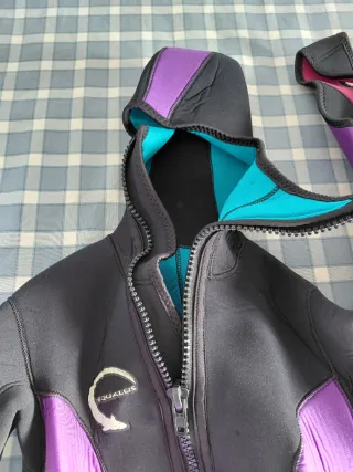 Neopreno Mujer Morado y Negro