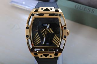Reloj Guess Legend Negro y Dorado