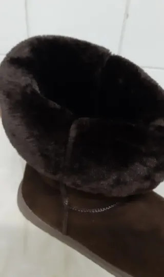 Botas marrones de piel vuelta