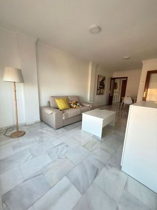 Piso en alquiler en Polígono Cartuja – La Paz en Granada