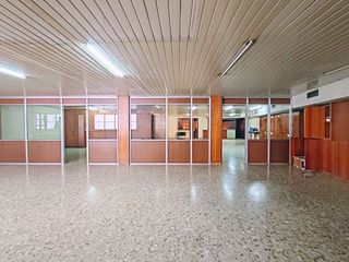 Local comercial en alquiler en Ensanche - Diputación en Alicante
