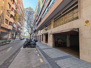 Local comercial en alquiler en Ensanche - Diputación en Alicante
